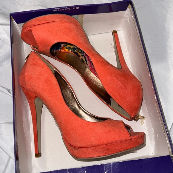 BRAND NEW Madden Girl Pumps - Picture 1 of 6